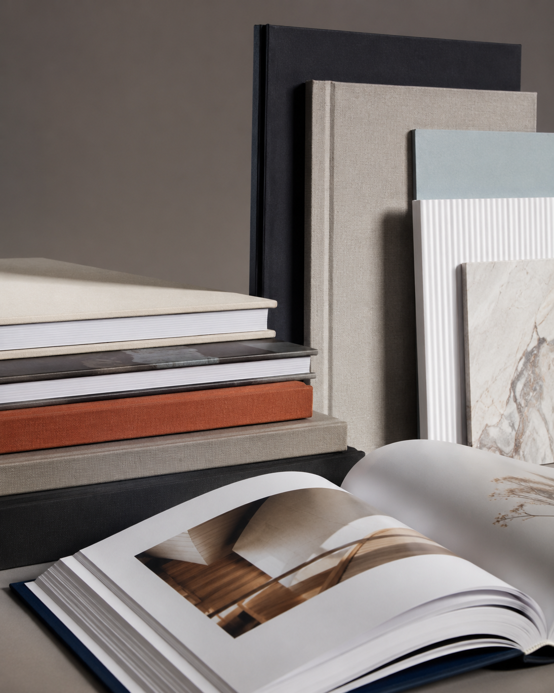 Livros impressos em ambiente editorial
